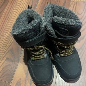 Snow boot